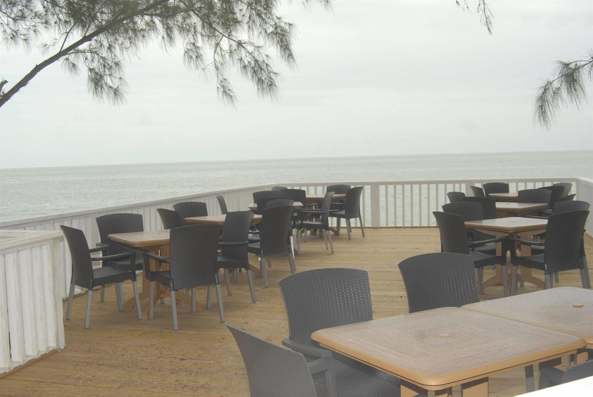 Beach Villas Coral Harbour Exterior photo
